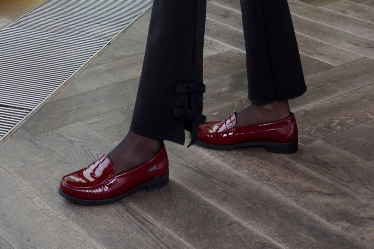 Neda - Oxblood Patent