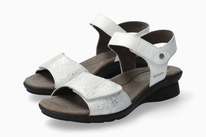 Pattie - White